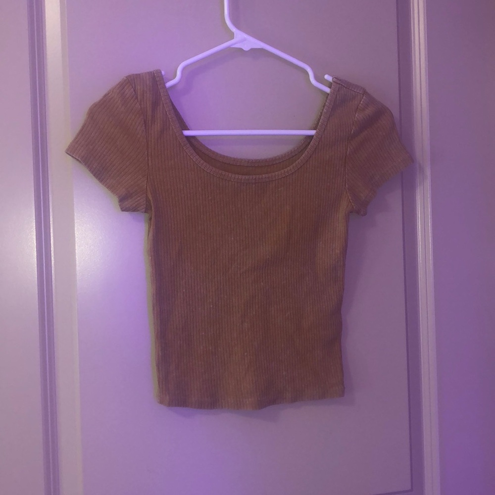 U neck shirt (PAY WITH VENMO)